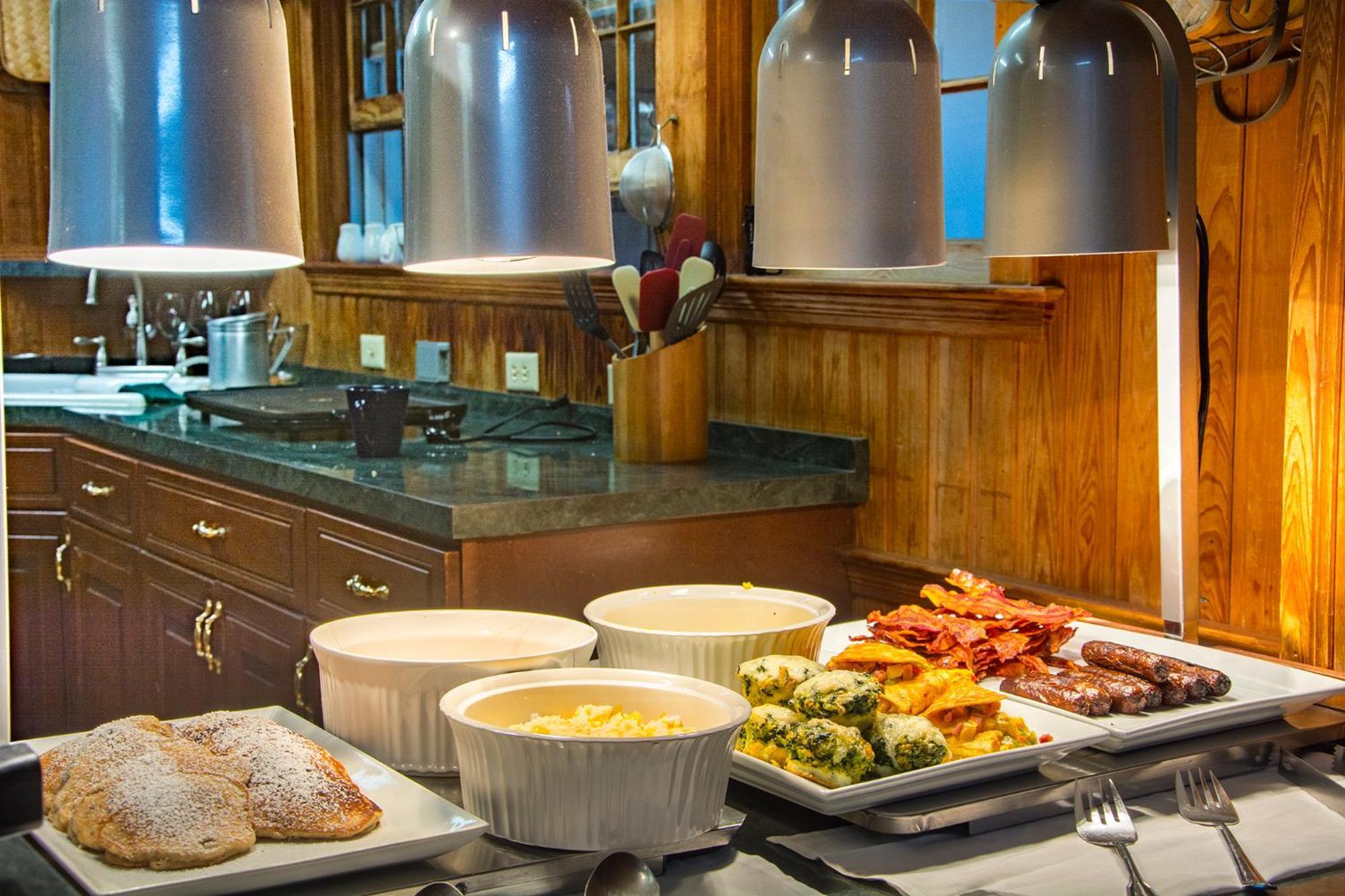 The Castle Bed And Breakfast Ocracoke Esterno foto