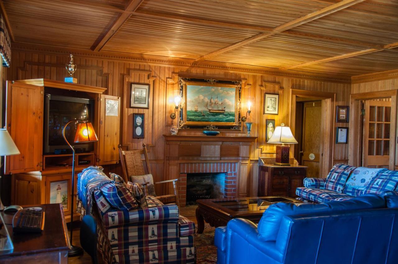 The Castle Bed And Breakfast Ocracoke Esterno foto