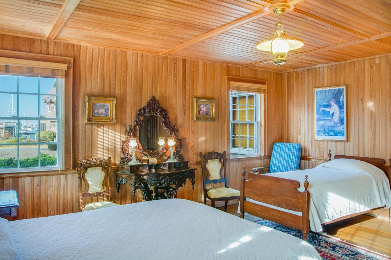 The Castle Bed And Breakfast Ocracoke Esterno foto