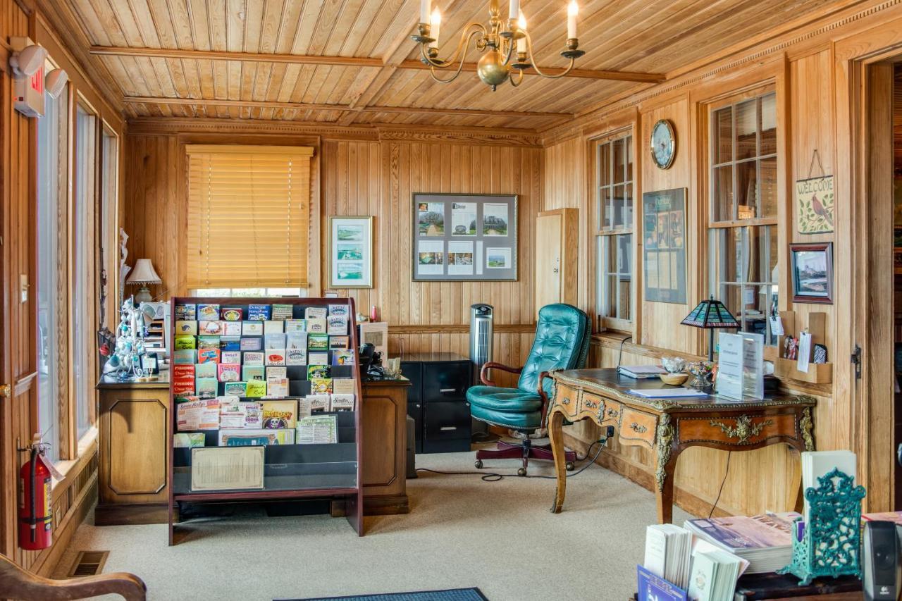 The Castle Bed And Breakfast Ocracoke Esterno foto