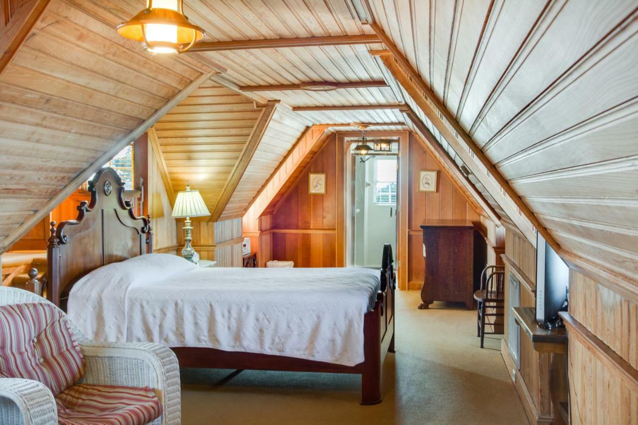 The Castle Bed And Breakfast Ocracoke Esterno foto